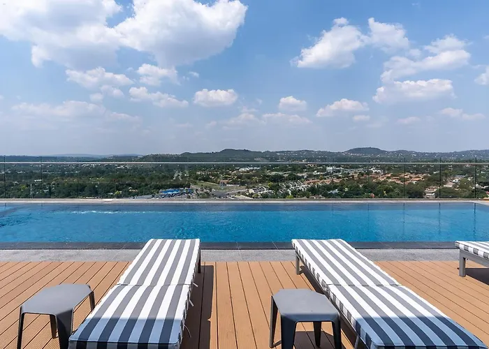 11 Floors In The Sky - Luxurious 1 Bedroom