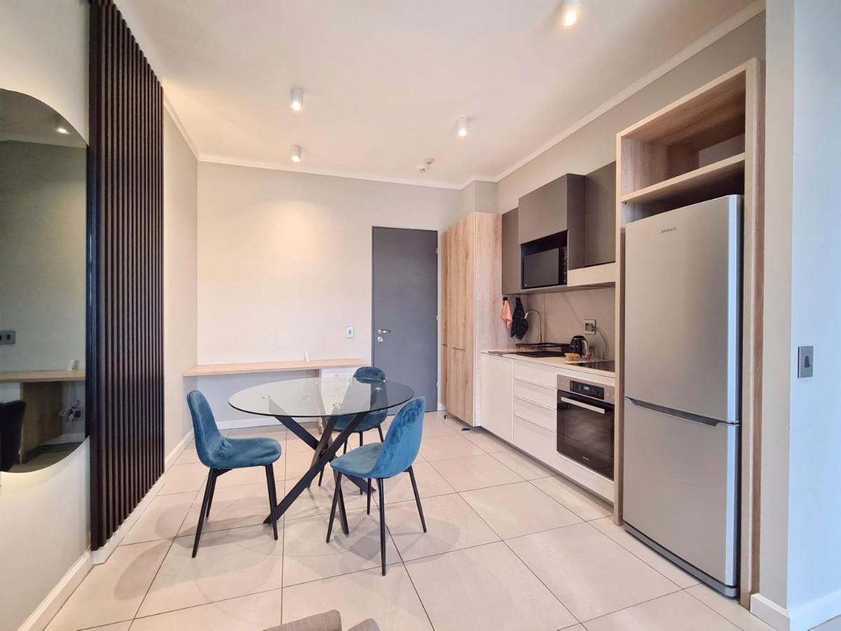 11 Floors In The Sky - Luxurious 1 Bedroom Apartment *