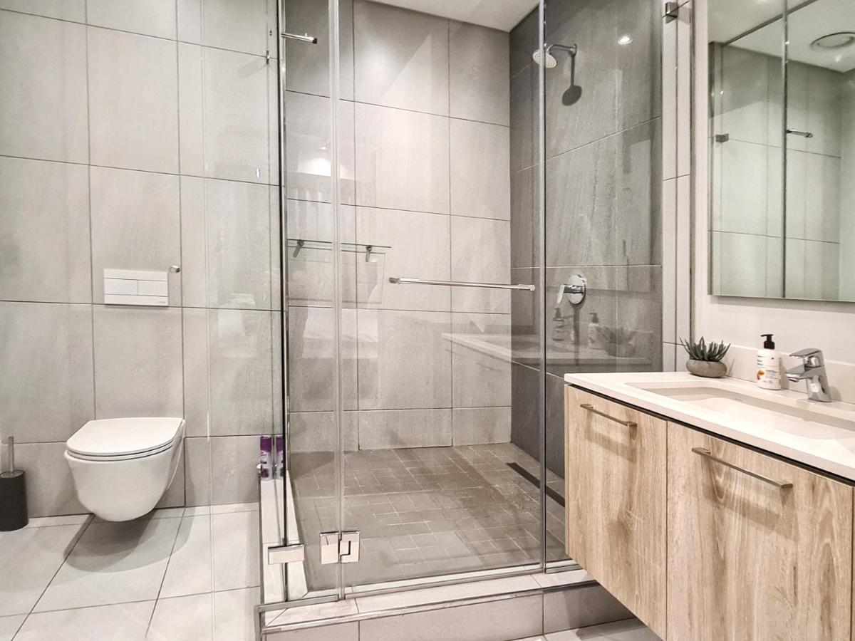 11 Floors In The Sky - Luxurious 1 Bedroom Pretoria