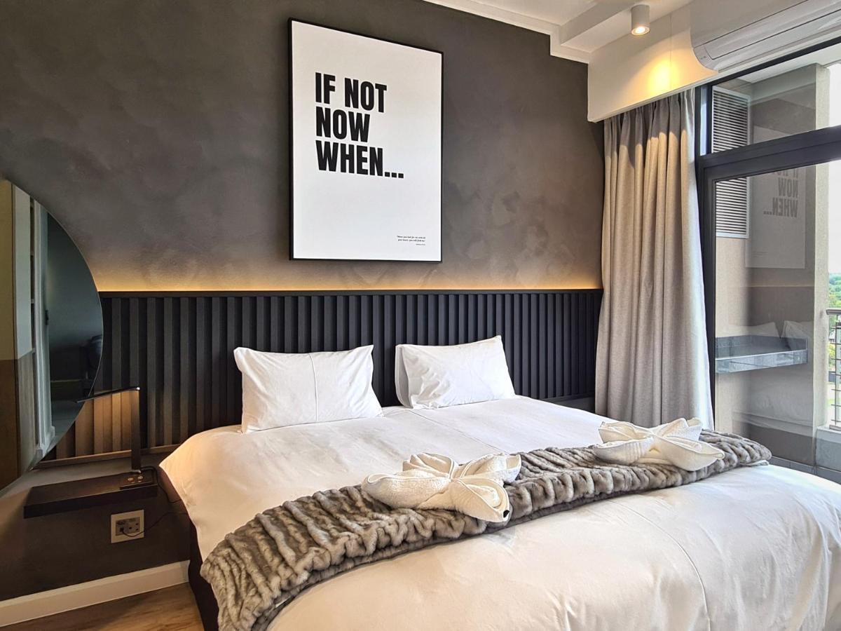 Apartment 11 Floors In The Sky - Luxurious 1 Bedroom *