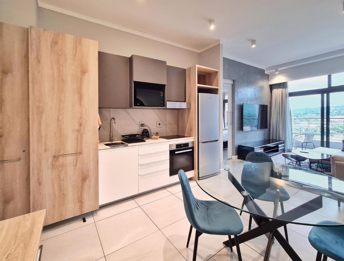 Apartment 11 Floors In The Sky - Luxurious 1 Bedroom