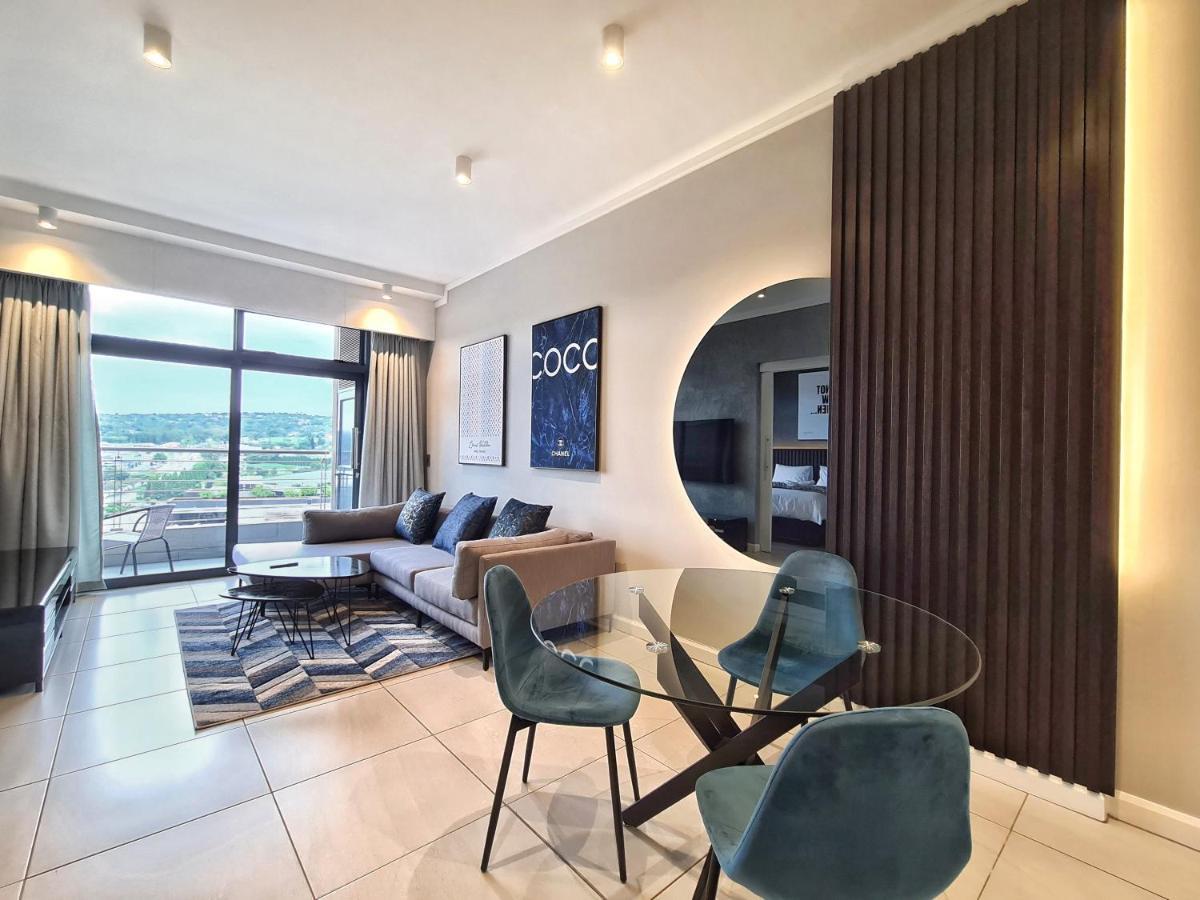 11 Floors In The Sky - Luxurious 1 Bedroom Pretoria