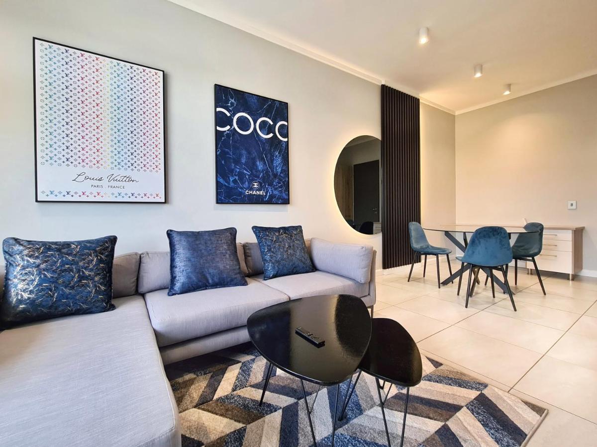 11 Floors In The Sky - Luxurious 1 Bedroom *